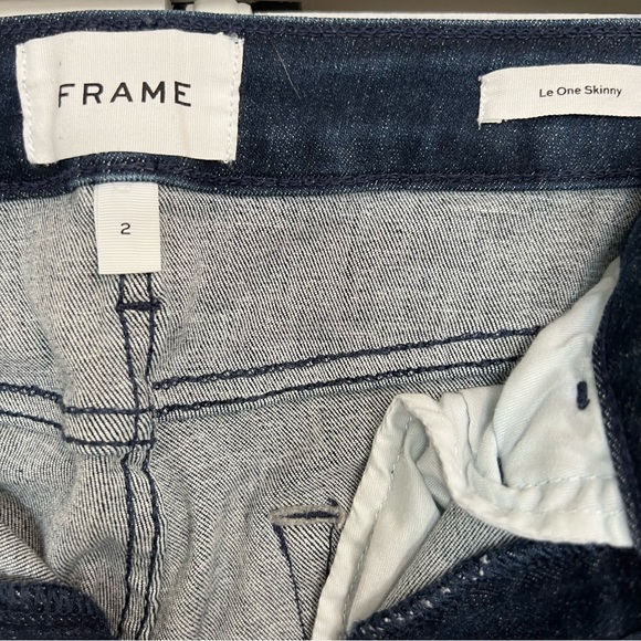 FRAME Le One Skinny Dark Wash Jeans Size 2 - Picture 3 of 7